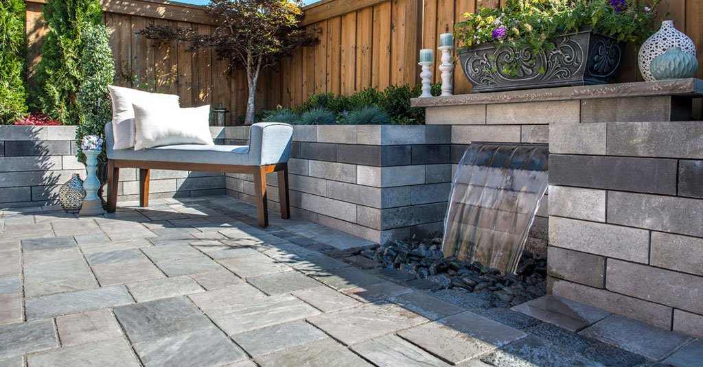 Unilock Lineo Wall Water Feature