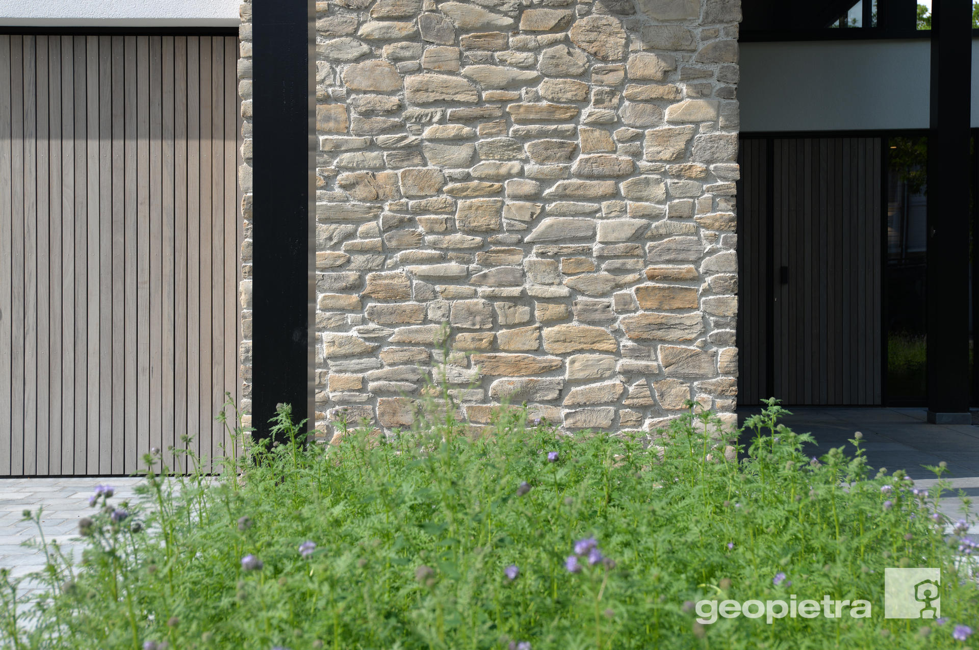 villa pietra ecosostenibile minimal dettaglio facciat8